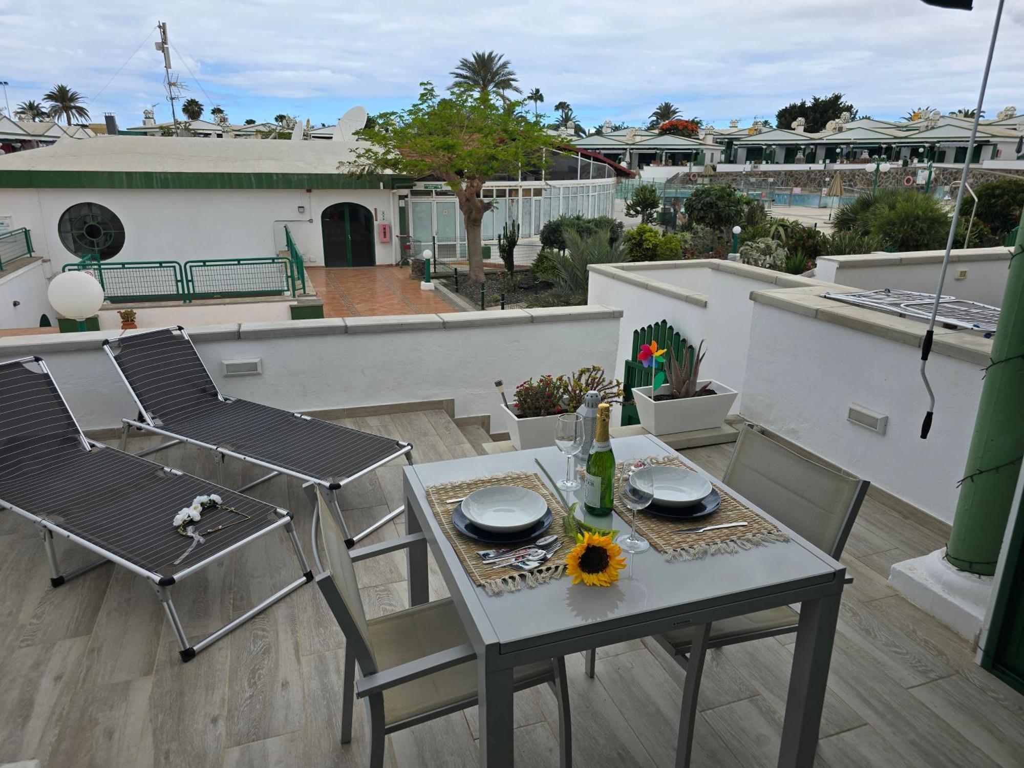 The Sunflower Maspalomas  Luaran gambar